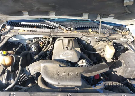 2001 Chevrolet Suburban 1500 Lt z USA, uszkodzony, nr VIN 3GNEC16T91G238311